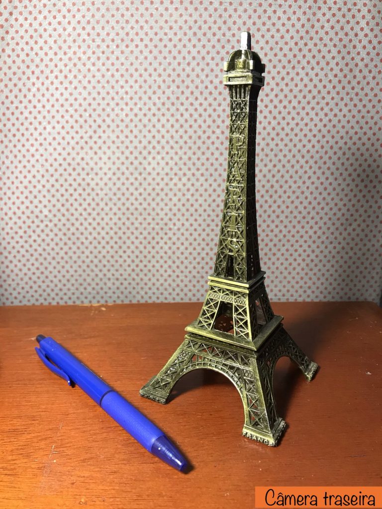 Imagem Torre Eiffel câmera traseira